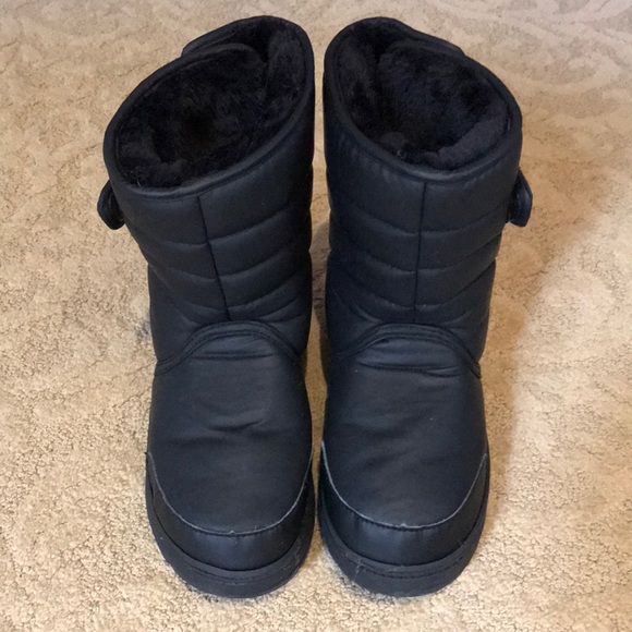 moon boot waterproof